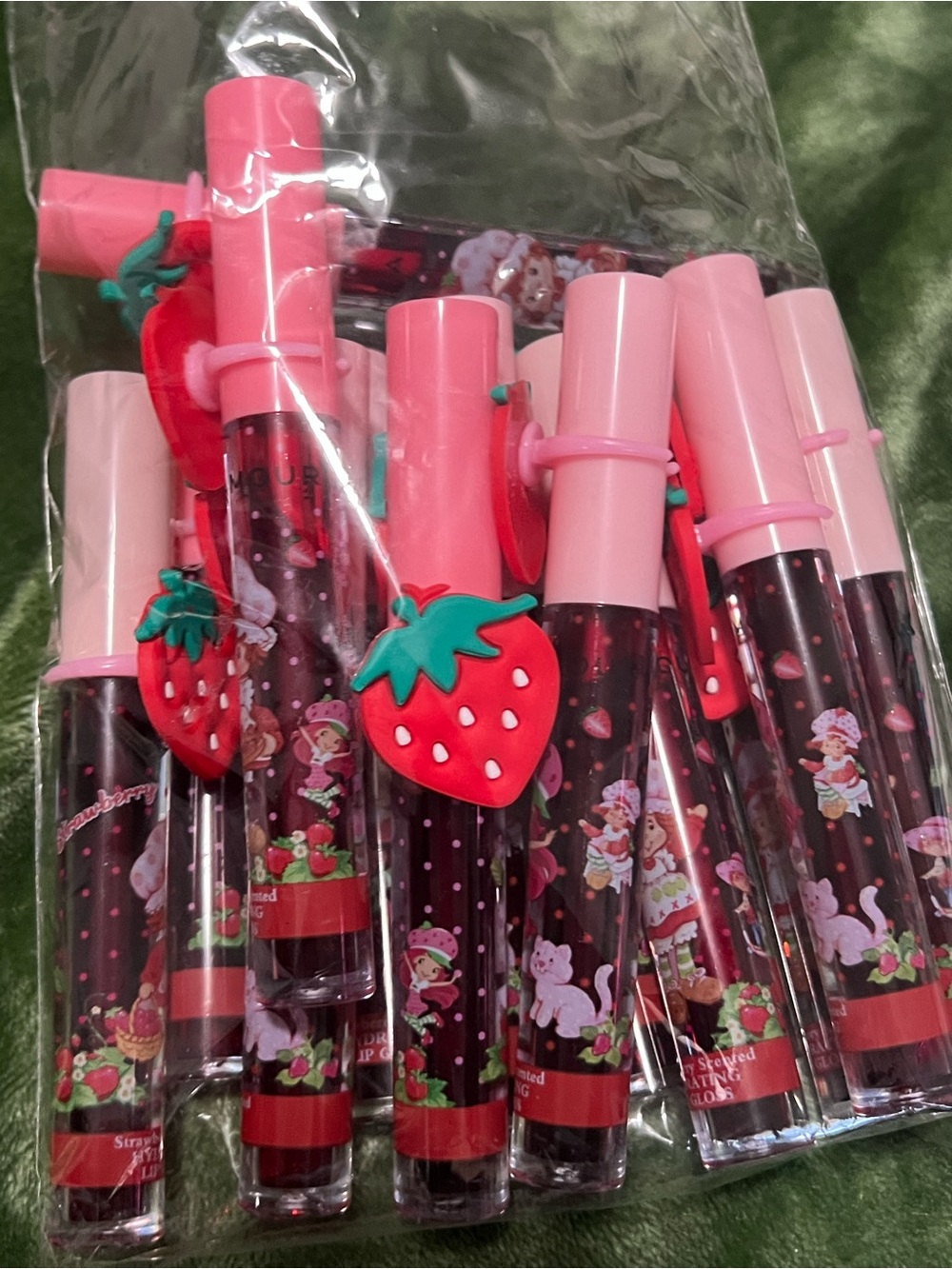 Strawberry-Themed Pink Lip Gloss - Cute Strawberry Charm(1)